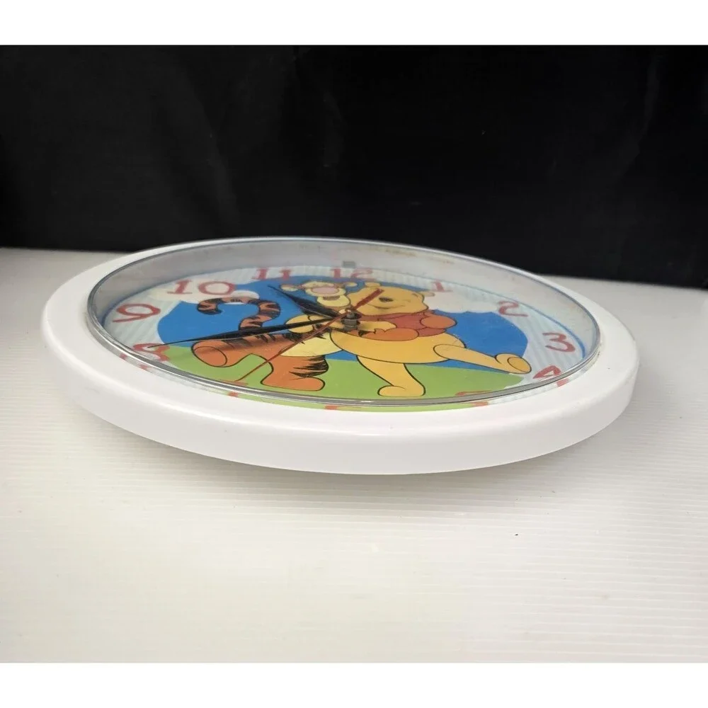 Vintage Disney Winnie the Pooh & Tigger Battery Wall Clock White Kids Room 9.75